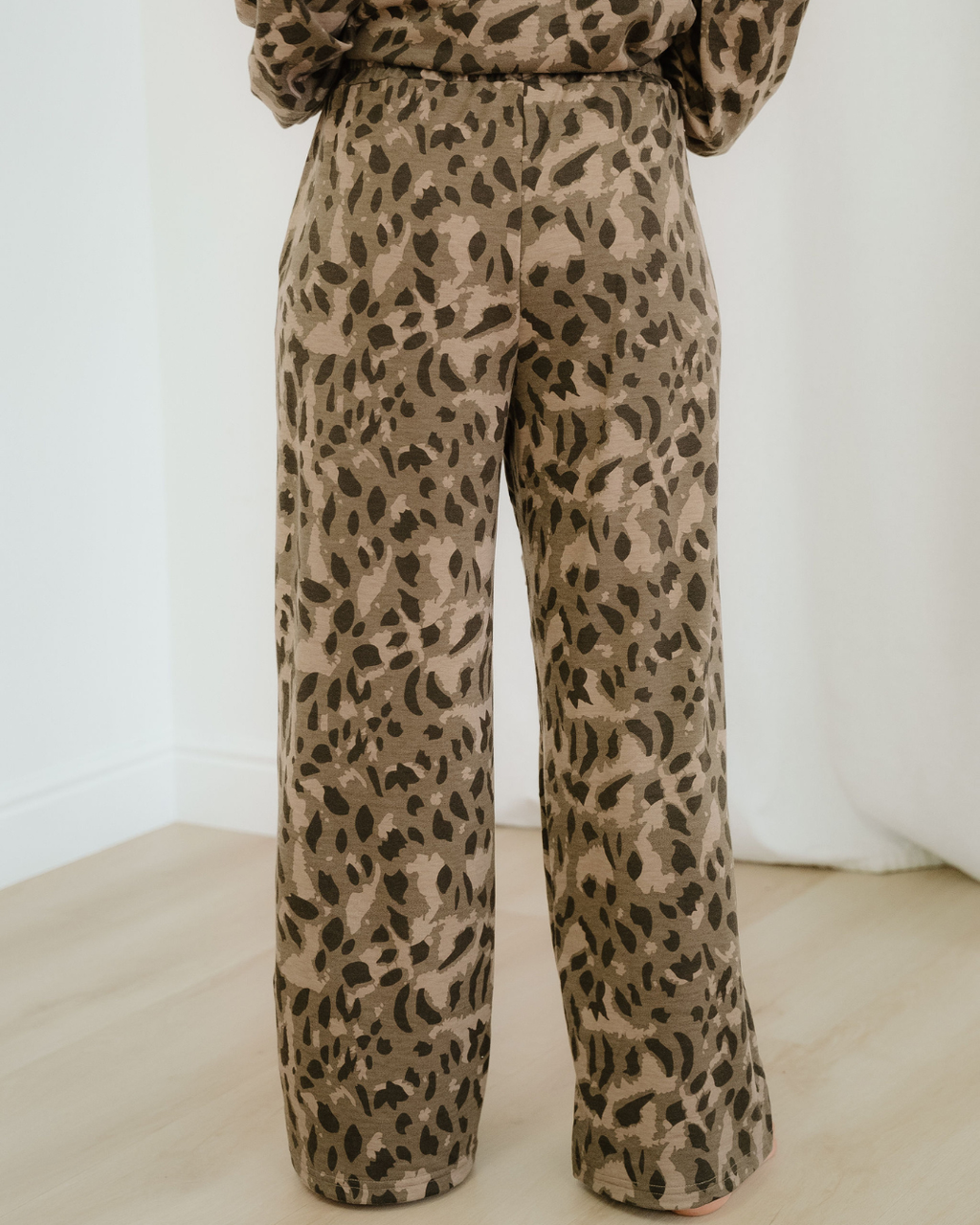 Reese Leopard Print Pullover Drawstring Loose Pants Set - Brown